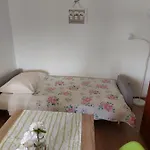Ana *