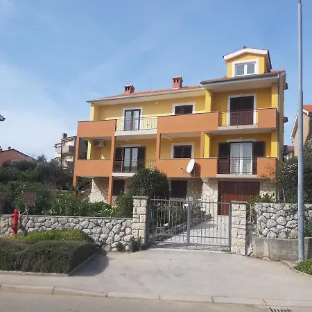 Apartment Ana *