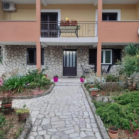 Ana Apartment