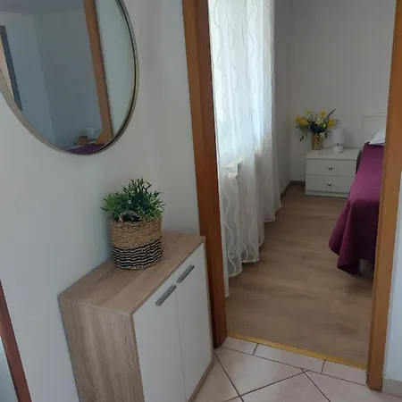 Ana Apartment *