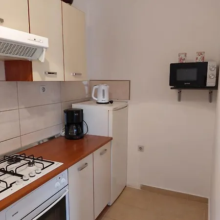 Ana Apartment *