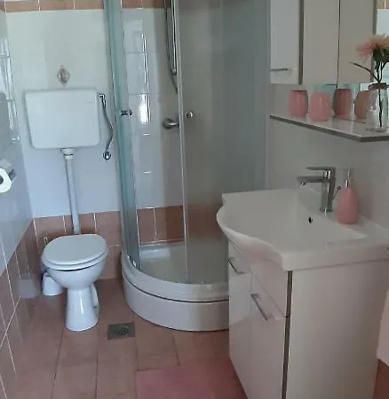 Ana Apartment *