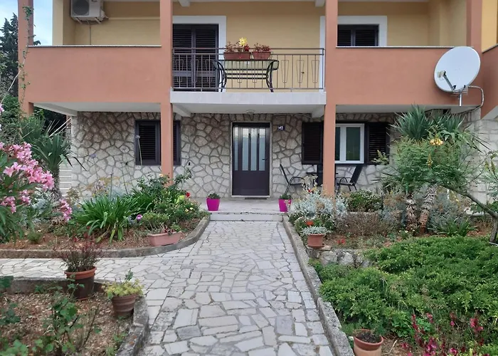 Ana Apartmán