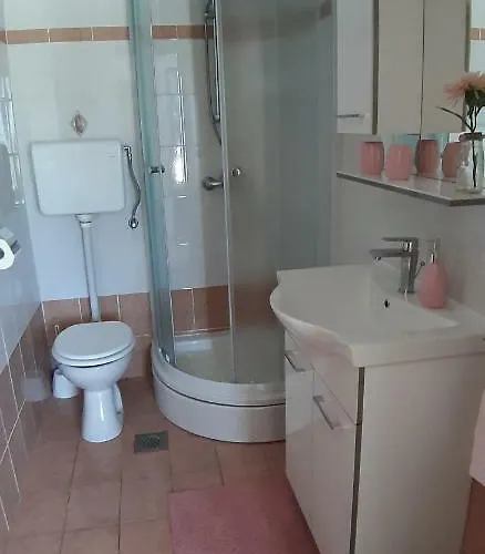 Ana Apartmán *